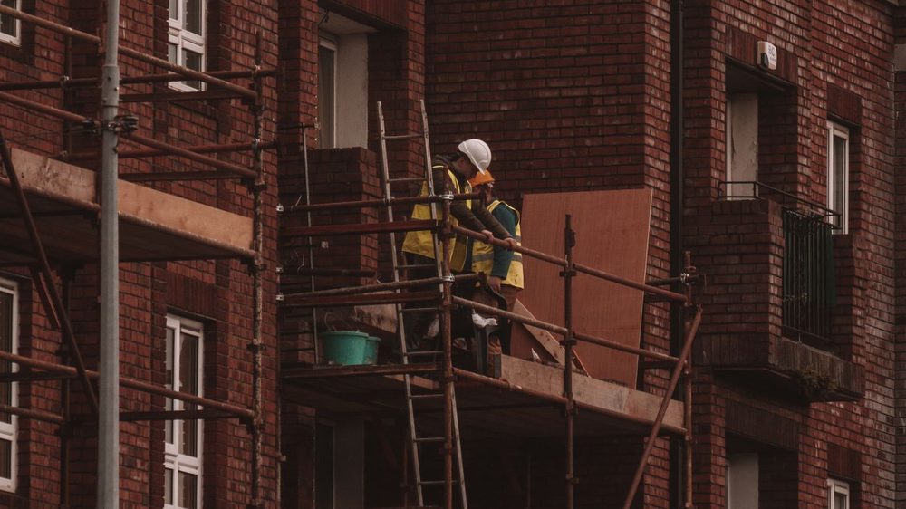 老旧住宅楼外立面改造施工现场