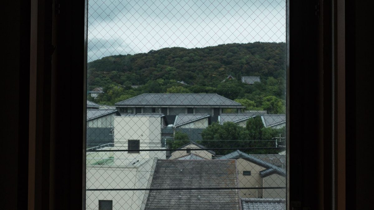 临街房吵得睡不着：门窗隔声量 Rw 怎么看，夹胶中空怎么配